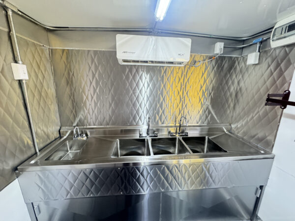 Green Food Trailer 8x20