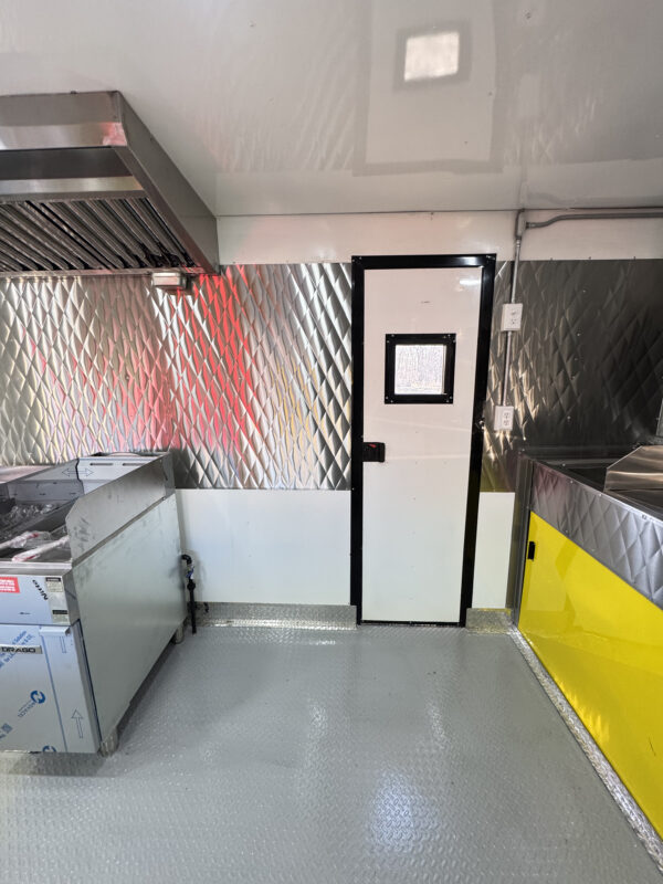 Yellow Food Trailer 8X20 - Image 20