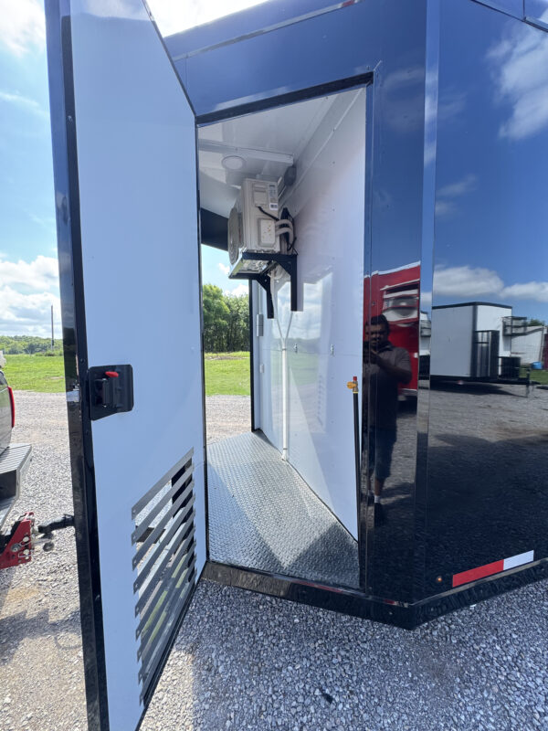 Black 8'x16' Food Trailer - Image 13