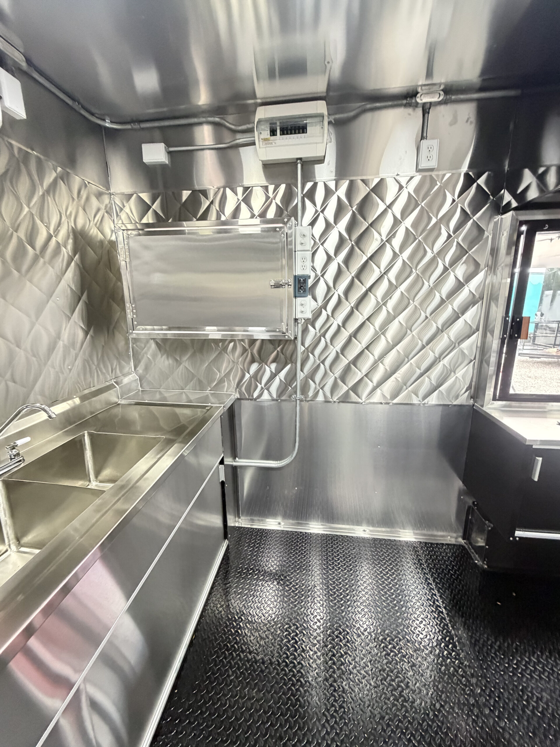 Turquoise 8x16 Food Trailer - Image 16